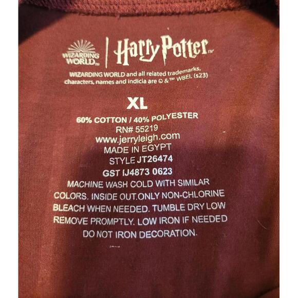 Wizarding World Gryffindor Quidditch Team Captain Women's Tshirt XL - Picture 6 of 6